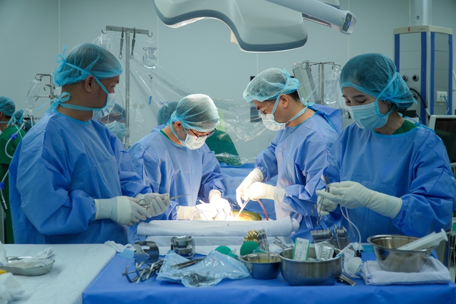 Ghép tạng ở Việt Nam: Những kỳ tích cứu người và 'rào cản'- Ảnh 2. Ghép tạng ở Việt Nam: Những kỳ tích cứu người và 'rào cản'- Ảnh 2.
