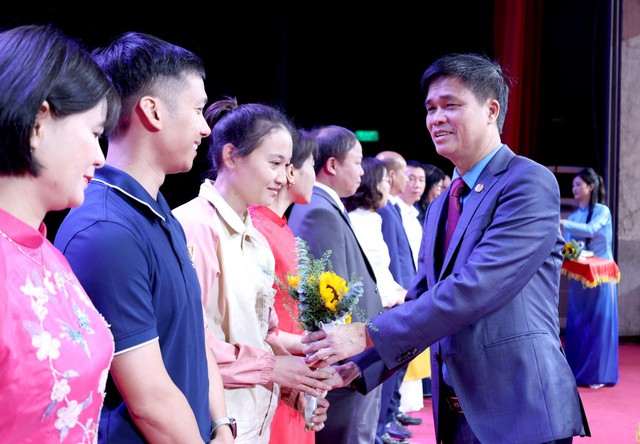 Người lao động thủ đô góp 80.925 sáng kiến, làm lợi hàng trăm tỉ đồng- Ảnh 1. Người lao động thủ đô góp 80.925 sáng kiến, làm lợi hàng trăm tỉ đồng- Ảnh 1.