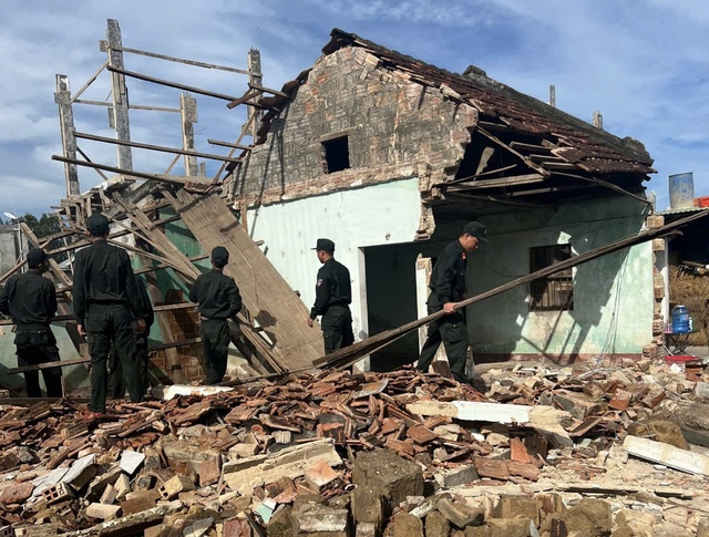 Chuyên gia nhận định về khả năng có cơn bão số 15 trên Biển Đông - Ảnh 1.