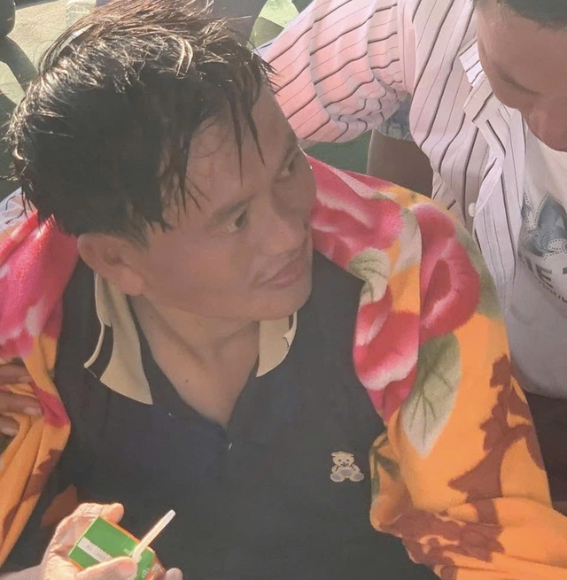 3 ngư dân Lý Sơn mất tích trên biển: “Còn nước còn tát, miễn là được sống” - Ảnh 3.