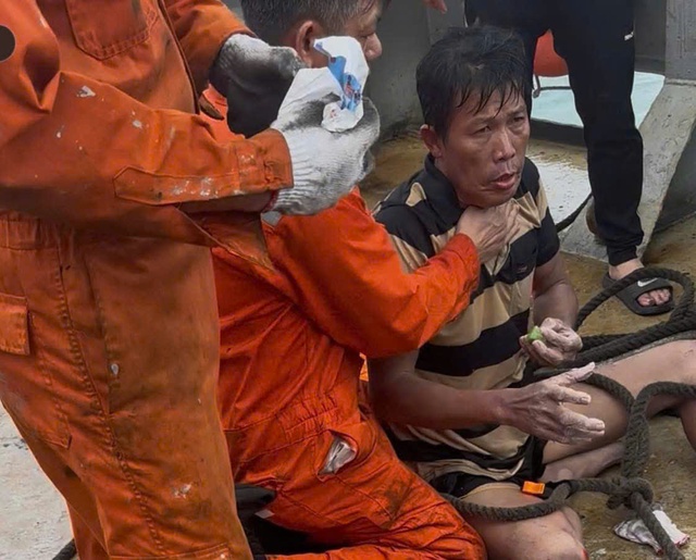 3 ngư dân Lý Sơn mất tích trên biển: “Còn nước còn tát, miễn là được sống” - Ảnh 2.