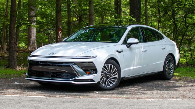 10 ô tô phổ thông người dùng bán lại nhiều nhất ngay trong năm đầu sử dụng - Ảnh 1.