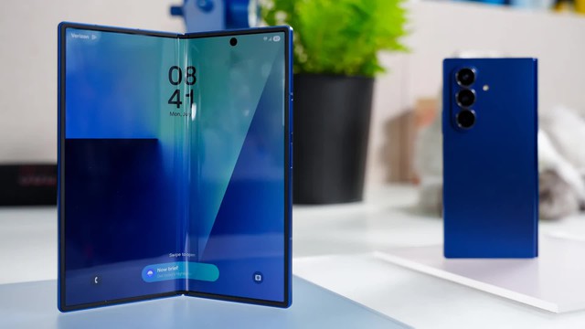 iPhone Fold d&aacute;m thử c&ocirc;ng nghệ Samsung chưa l&agrave;m được - Ảnh 2.