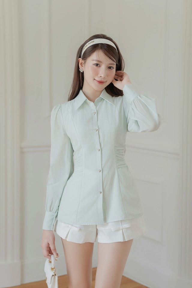 Áo sơ mi cổ đức 'tái sinh' vẻ ngoài thanh lịch chuẩn quý cô- Ảnh 3.