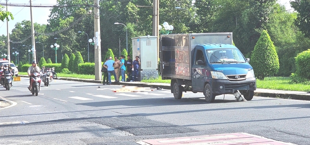 Công an TP.HCM điều tra vụ tai nạn làm chết 1 người đi bộ- Ảnh 1. Công an TP.HCM điều tra vụ tai nạn làm chết 1 người đi bộ- Ảnh 1.