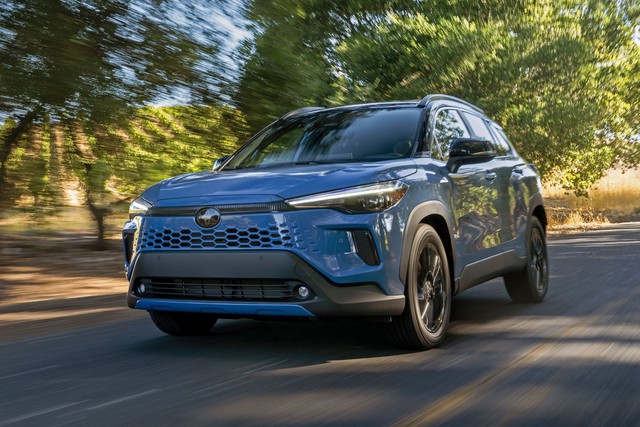 Hơn 1 triệu ô tô Toyota và Lexus “lãnh án” triệu hồi vì lỗi camera lùi - Ảnh 1.