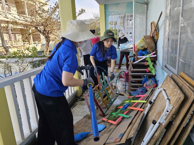 Sau chạy bão Kalmaegi, Gia Lai lại ‘chạy trường’ để học sinh sớm đến lớp - Ảnh 1.