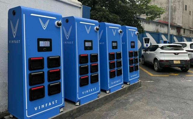 VinFast &lsquo;ồ ạt&rsquo; lắp trạm đổi pin xe m&aacute;y điện tại Việt Nam - Ảnh 1.