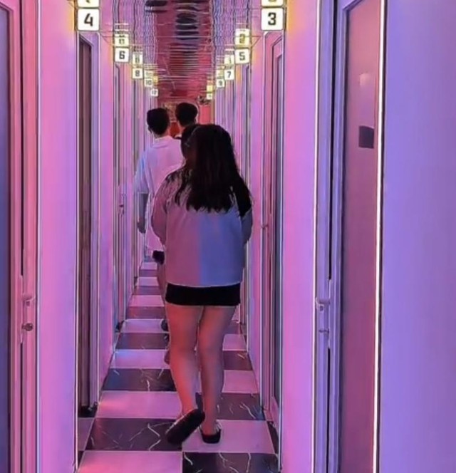 Karaoke chỉ c&oacute;&hellip; 1 người- Ảnh 2.