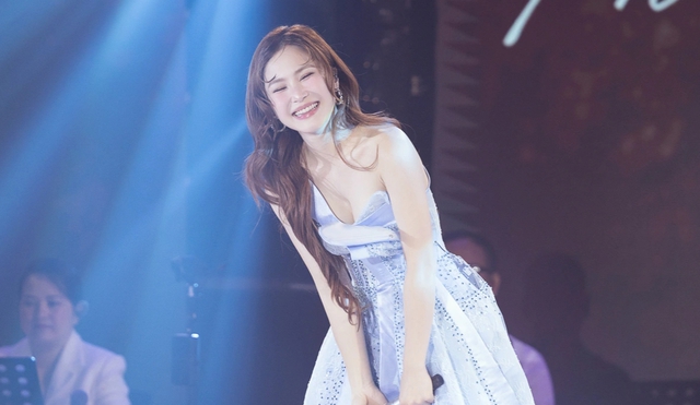 Hương Tr&agrave;m t&aacute;i ngộ 't&igrave;nh cũ', thay đổi ra sao sau 5 năm ở Mỹ?  - Ảnh 1.