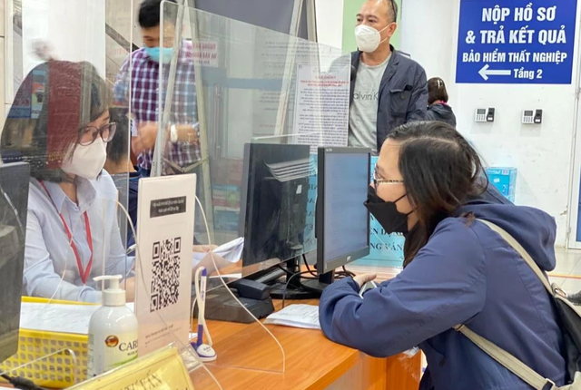 Tăng tốc chi trả bảo hiểm thất nghiệp cho người lao động sau mưa lũ - Ảnh 1.