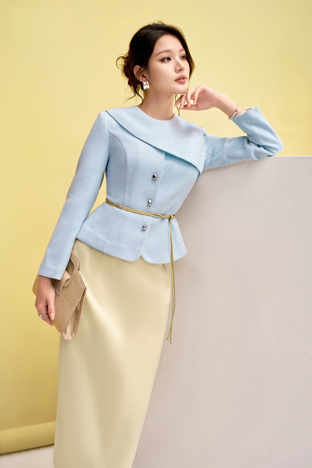 Diện mạo mới của chân váy bút chì trong tủ đồ công sở hiện đại Diện mạo mới của chân váy bút chì trong tủ đồ công sở hiện đại- Ảnh 4.