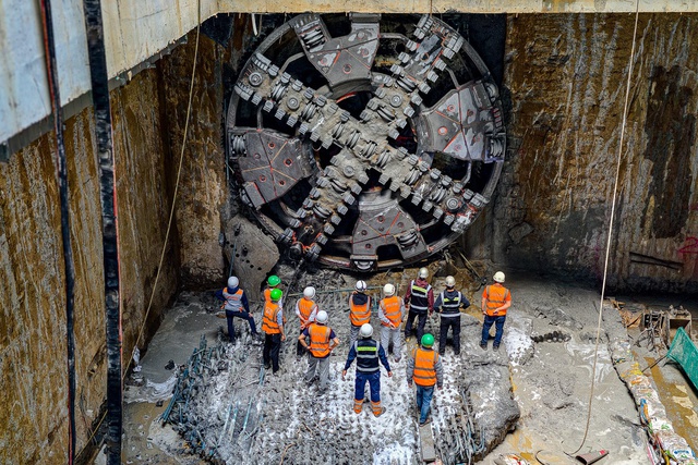 'Qu&aacute;i vật' 850 tấn ho&agrave;n th&agrave;nh khoan ngầm 4 km metro Nhổn - ga H&agrave; Nội- Ảnh 1.