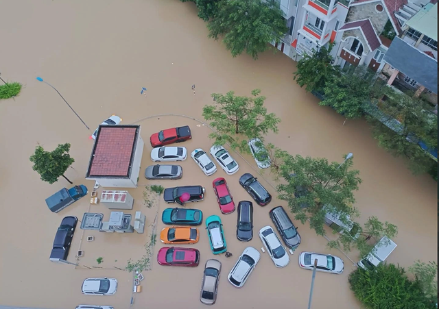 Miền Trung xuất hiện đợt mưa lớn từ đ&ecirc;m mai, c&oacute; nơi tr&ecirc;n 250 mm  - Ảnh 1.