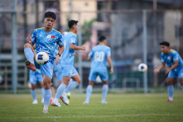 U.23 Việt Nam tập buổi đầu ti&ecirc;n tại Th&aacute;i Lan, điều &iacute;t biết về s&acirc;n b&atilde;i... - Ảnh 4.