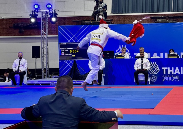 Độc lạ môn võ có cả ông già Noel, ninja... 'đại náo' sàn đấu SEA Games 33- Ảnh 3. Độc lạ môn võ có cả ông già Noel, ninja... 'đại náo' sàn đấu SEA Games 33- Ảnh 3.