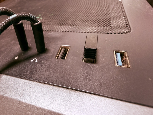 Những thiết bị nên và không nên cắm vào USB 3.0 trên máy tính - Ảnh 1.