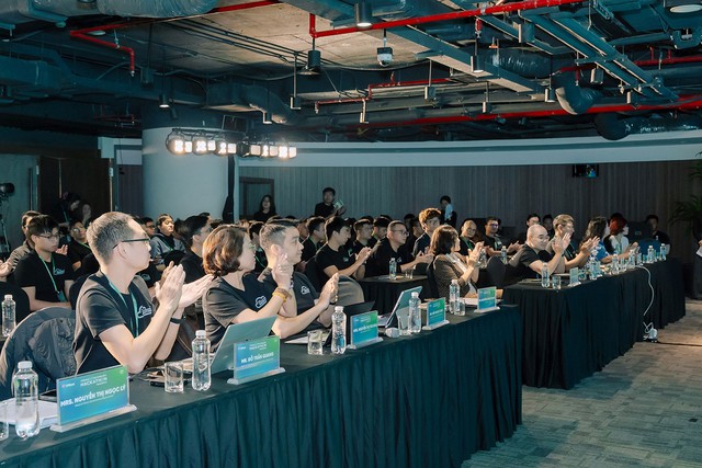 Bản lĩnh công nghệ tỏa sáng tại chung kết VPBank Technology Hackathon 2025 - Senior Track - Ảnh 1.