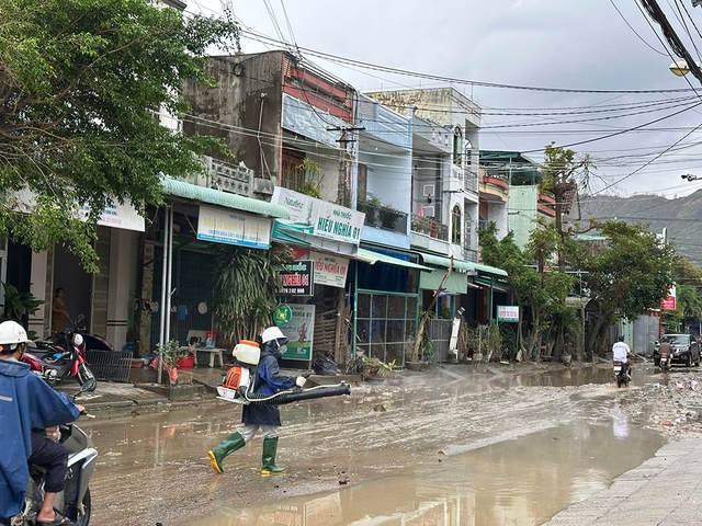 - Ảnh 4. - Ảnh 4.