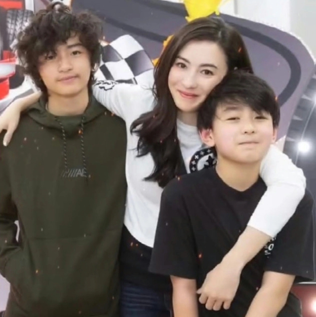 Trương Bá Chi tâm sự cách nuôi dạy 3 con trai - Ảnh 1.