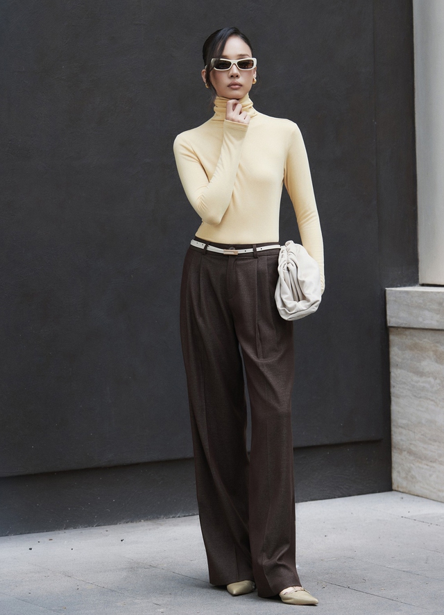 Sự trở lại của bộ ba quần ống rộng, váy dài và giày cao gót- Ảnh 4.