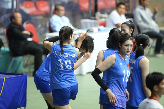 Những khoảnh khắc siêu đáng yêu của các cô gái bóng chuyền nữ Việt Nam, Như Quỳnh 'cực nhây'- Ảnh 6.