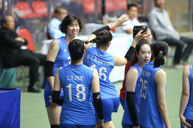 Những khoảnh khắc siêu đáng yêu của các cô gái bóng chuyền nữ Việt Nam, Như Quỳnh 'cực nhây'- Ảnh 5.