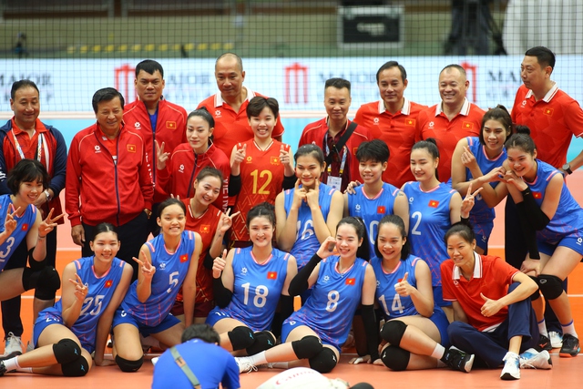 Những khoảnh khắc siêu đáng yêu của các cô gái bóng chuyền nữ Việt Nam, Như Quỳnh 'cực nhây'- Ảnh 8.