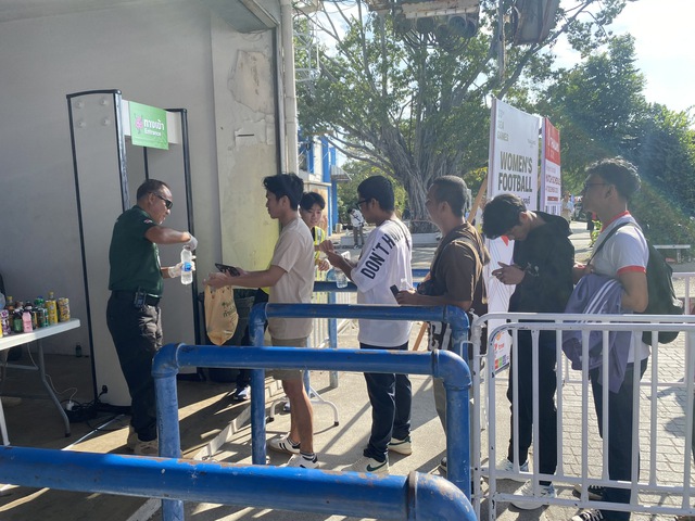 Cực nóng chuyện đặt vé xem SEA Games 33: CĐV Việt Nam cần tuân thủ điều gì, sẽ ‘trắng tay’ nếu…- Ảnh 4. Cực nóng chuyện đặt vé xem SEA Games 33: CĐV Việt Nam cần tuân thủ điều gì, sẽ ‘trắng tay’ nếu…- Ảnh 4.