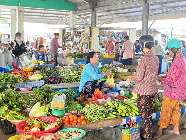 Rau xanh hạ nhiệt, ớt và thanh long sốt giá- Ảnh 1. Rau xanh hạ nhiệt, ớt và thanh long sốt giá- Ảnh 1.