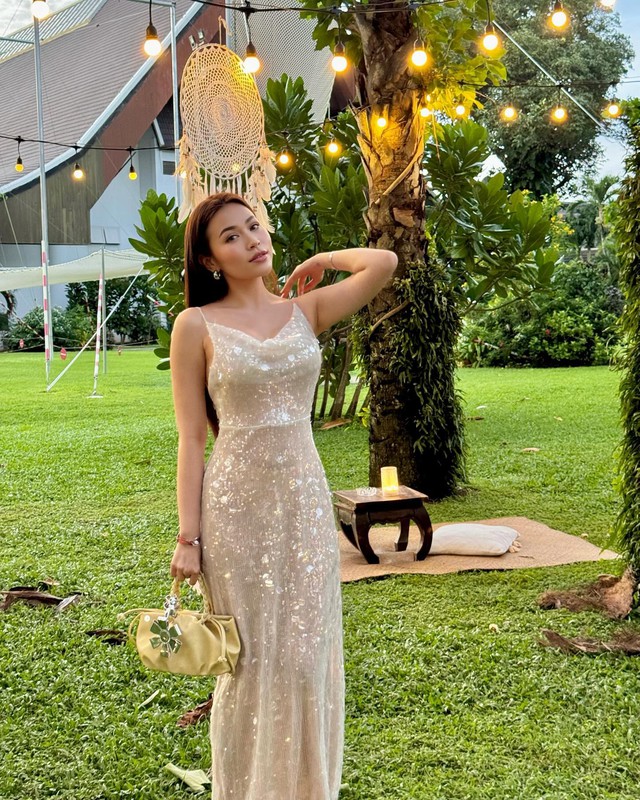 Trang phục sequin chiếm sóng mùa lễ hội, biến bạn thành tâm điểm chú ý - Ảnh 1.