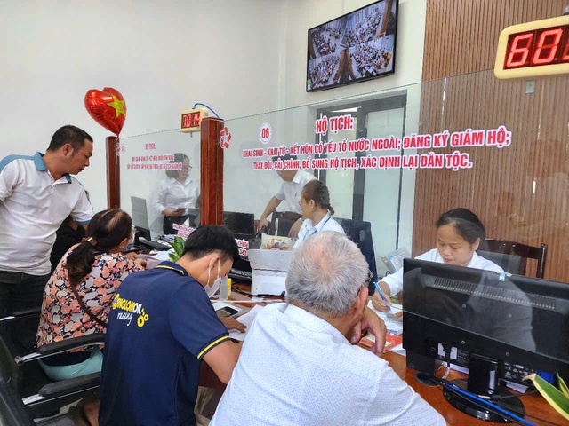 Đ&agrave; Nẵng: Hơn 54.500 c&aacute;n bộ, vi&ecirc;n chức sẽ được tăng lương theo KPI - Ảnh 2.