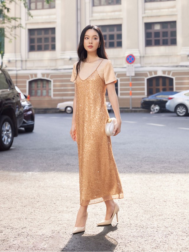 Trang phục sequin chiếm sóng mùa lễ hội, biến bạn thành tâm điểm chú ý - Ảnh 2.
