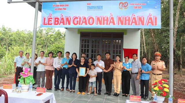 Báo Thanh Niên bàn giao 2 căn nhà nhân ái tại Đồng Nai - Ảnh 1.