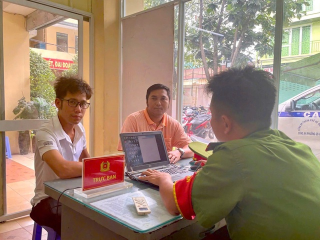 TP.HCM: Tài khoản nhận số tiền lạ, người đàn ông trình báo công an- Ảnh 1. TP.HCM: Tài khoản nhận số tiền lạ, người đàn ông trình báo công an- Ảnh 1.