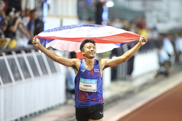 Thần đồng điền kinh Thái Lan đi vào lịch sử SEA Games- Ảnh 3. Thần đồng điền kinh Thái Lan đi vào lịch sử SEA Games- Ảnh 3.
