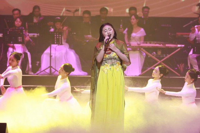 Cô gái 16 tuổi gây chú ý ở cuộc thi 'Tiếng hát Hà Nội' là ai?- Ảnh 1. Cô gái 16 tuổi gây chú ý ở cuộc thi 'Tiếng hát Hà Nội' là ai?- Ảnh 1.