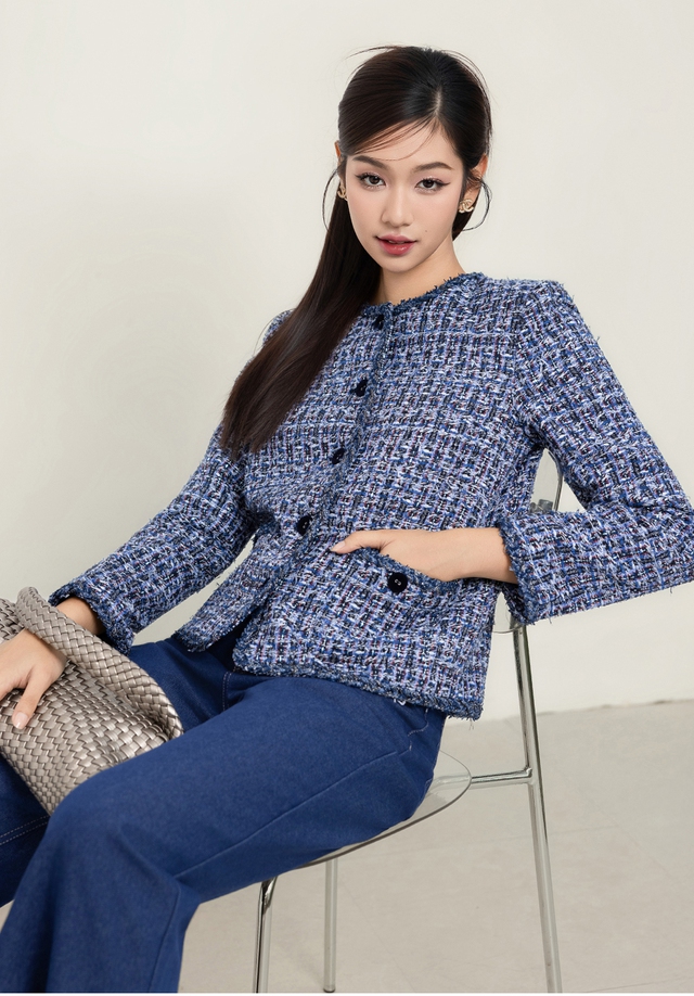 Không thể rời mắt với các bản phối từ quần jeans và áo tweed- Ảnh 1. Không thể rời mắt với các bản phối từ quần jeans và áo tweed- Ảnh 1.