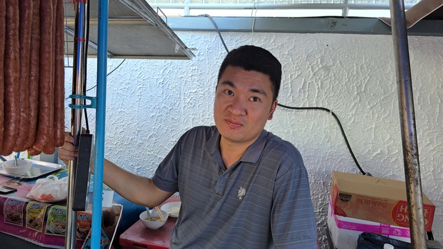 Chàng trai Hà Nội khơi nguồn sản phẩm Việt Nam vào đất Thái- Ảnh 1. Chàng trai Hà Nội khơi nguồn sản phẩm Việt Nam vào đất Thái- Ảnh 1.