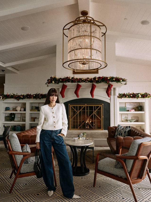 Không thể rời mắt với các bản phối từ quần jeans và áo tweed- Ảnh 3. Không thể rời mắt với các bản phối từ quần jeans và áo tweed- Ảnh 3.