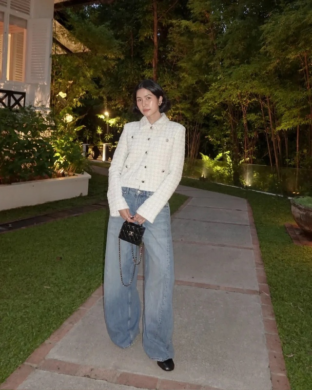 Không thể rời mắt với các bản phối từ quần jeans và áo tweed- Ảnh 2. Không thể rời mắt với các bản phối từ quần jeans và áo tweed- Ảnh 2.