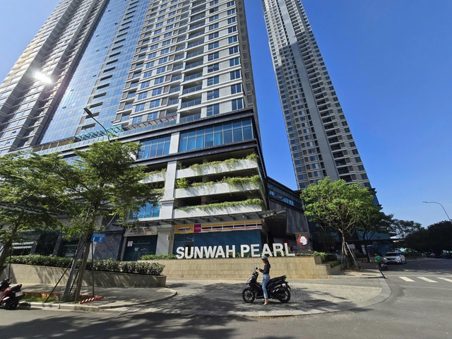 TAND TP.HCM yêu cầu chủ tòa nhà Sunwah Pearl có mặt để giải quyết vụ án- Ảnh 1. TAND TP.HCM yêu cầu chủ tòa nhà Sunwah Pearl có mặt để giải quyết vụ án- Ảnh 1.