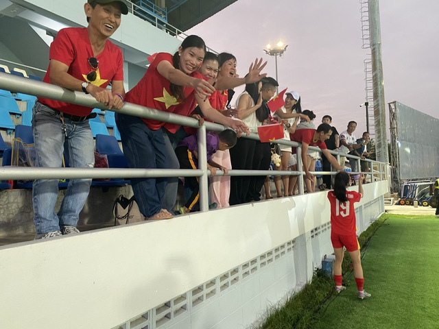 HLV Mai Đức Chung tiết lộ bí quyết ‘lách qua cửa hẹp’ vào bán kết, HLV Myanmar xin lỗi vì thua Việt Nam- Ảnh 3. HLV Mai Đức Chung tiết lộ bí quyết ‘lách qua cửa hẹp’ vào bán kết, HLV Myanmar xin lỗi vì thua Việt Nam - Ảnh 5.