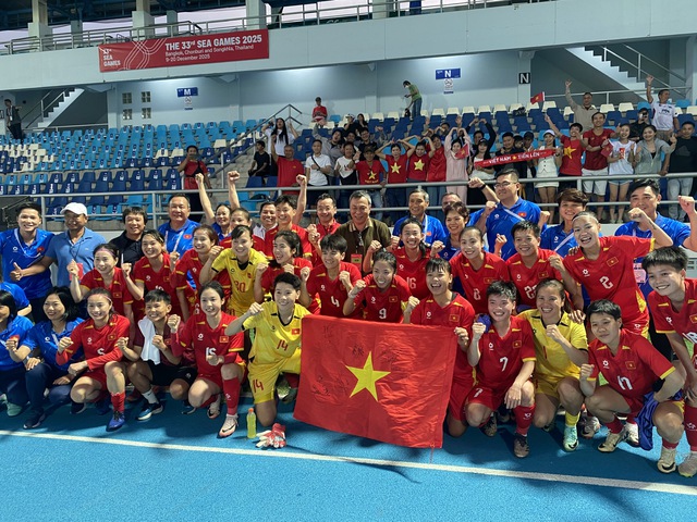 HLV Mai Đức Chung tiết lộ bí quyết ‘lách qua cửa hẹp’ vào bán kết, HLV Myanmar xin lỗi vì thua Việt Nam- Ảnh 5. HLV Mai Đức Chung tiết lộ bí quyết ‘lách qua cửa hẹp’ vào bán kết, HLV Myanmar xin lỗi vì thua Việt Nam - Ảnh 7.