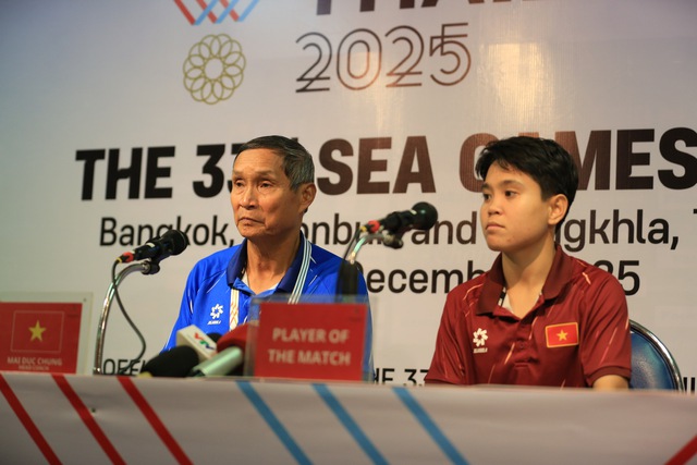 HLV Mai Đức Chung tiết lộ bí quyết ‘lách qua cửa hẹp’ vào bán kết, HLV Myanmar xin lỗi vì thua Việt Nam- Ảnh 2. HLV Mai Đức Chung tiết lộ bí quyết ‘lách qua cửa hẹp’ vào bán kết, HLV Myanmar xin lỗi vì thua Việt Nam - Ảnh 2.