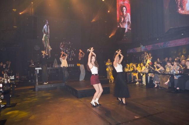 Bảo Thy, Tóc Tiên, Chi Pu... chúc mừng Văn Mai Hương- Ảnh 3. Bảo Thy, Tóc Tiên, Chi Pu... chúc mừng Văn Mai Hương- Ảnh 3.