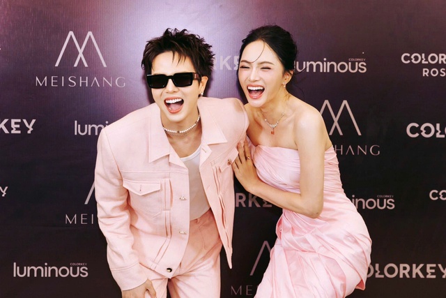 Duy Kh&aacute;nh đọ sắc hồng với Hương Giang, t&aacute;i hiện khoảnh khắc '&Ocirc;i th&ocirc;i chết'- Ảnh 1.