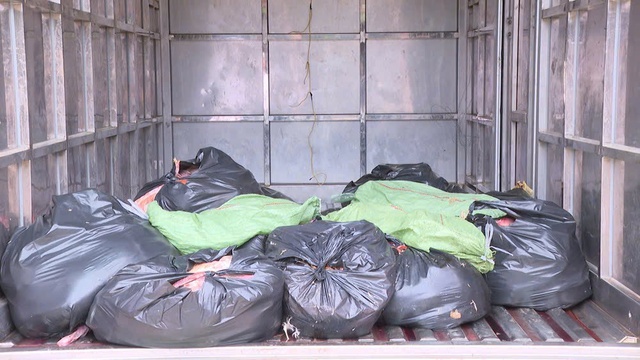 TP.HCM: Chi 120 triệu đồng mua 2 tấn vịt chết thối, đang vận chuyển thì bị bắt- Ảnh 1. TP.HCM: Chi 120 triệu đồng mua 2 tấn vịt chết thối, đang vận chuyển thì bị bắt- Ảnh 1.