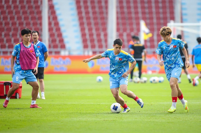 ການແຂ່ງຂັນບານເຕະຊີເກມ 33, ຫວຽດນາມ U.23 0-0 ມາເລເຊຍ U.23: ເລວິກ ເລີ່ມຕົ້ນ, ບຸກບຸກເຂົ້າຮອບ (ພາບ 1).