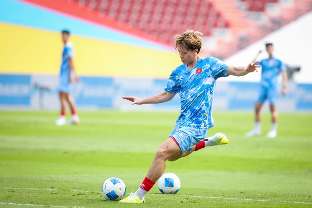 ການແຂ່ງຂັນບານເຕະຊີເກມ 33, ຫວຽດນາມ U.23 0-0 ມາເລເຊຍ U.23: ເລວິກ ເລີ່ມຕົ້ນ, ບຸກບຸກເຂົ້າຮອບ (ພາບ 6).